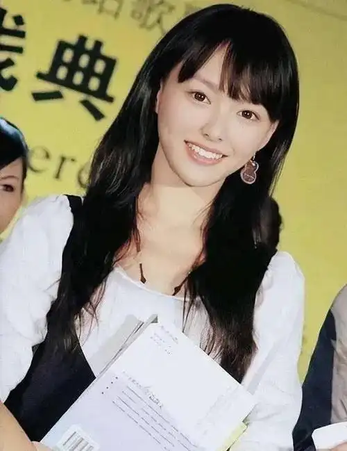 不得不说,早期的唐嫣,真的是"内娱初代甜妹"
