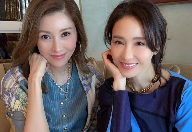 李嘉欣黎姿合照完全看不出年龄果然岁月都不忍心伤害美女