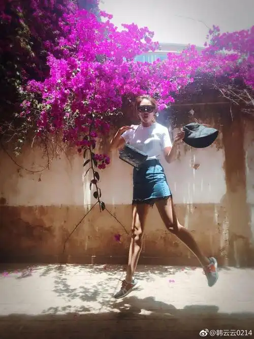 大长腿上线韩云云告诉你喜剧与美颜长腿一言不和全get