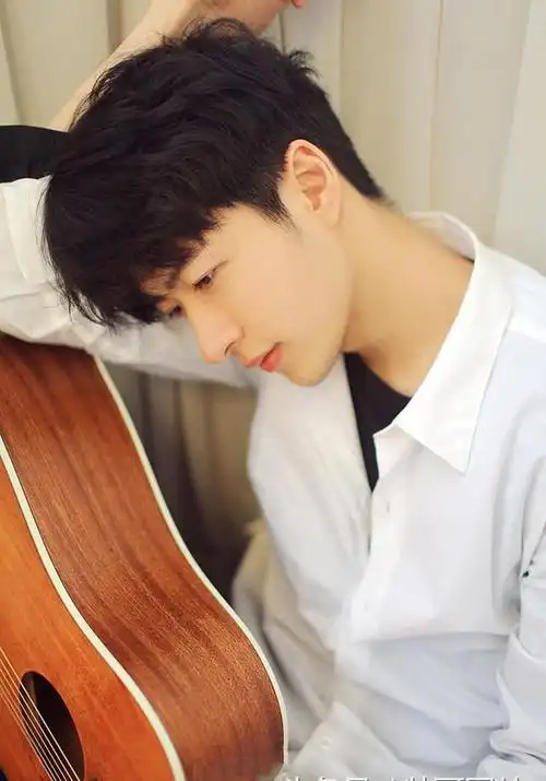 校草级别男神你爱吗白衬衫多才鲜肉帅哥意境唯美范儿十足