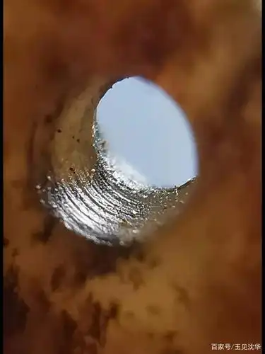 三,单圆孔:指钻孔后形成了孔径大小一致的圆孔.