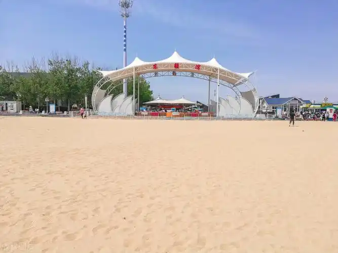后有天津卫妈祖文化园位于滨海新区,这是建在海边的海景公园,不仅可以
