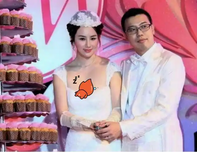 人,穿短裙不像孩子妈,闪嫁内衣老板又离婚|曾志伟|王晶|孟瑶_网易订阅