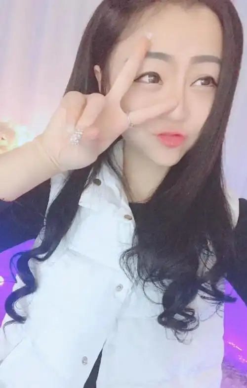 沙哑女歌手思思个人资料