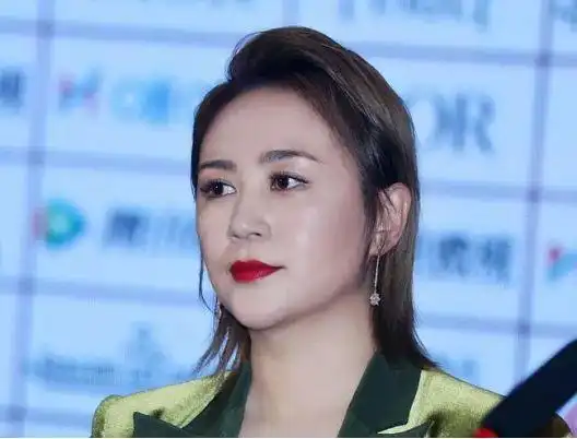 怀孕后胖得离谱的女明星有人飙升55斤有人直逼190胖若两人