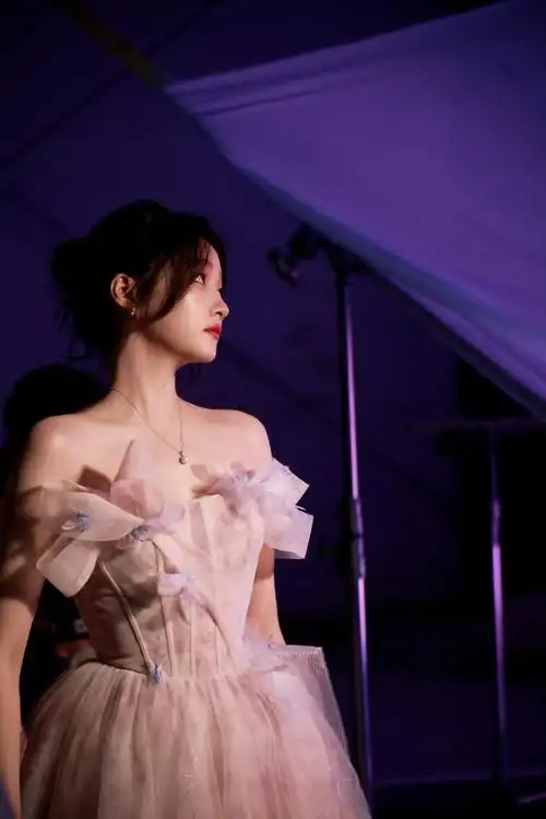 我们关晓彤最美～不接受任何反驳……__财经头条