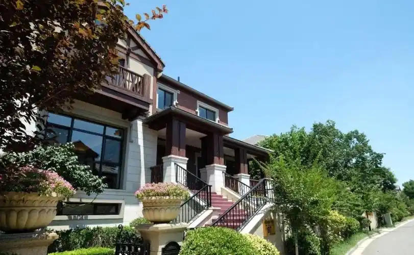 北京世纪金德物业管理有限公司 绿化率:35% 面积:约450-600㎡(赠送150