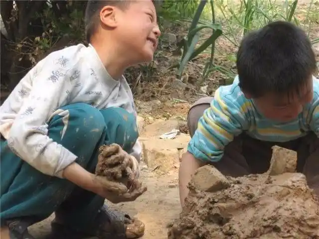 农村小时候这些趣事80后看了是回忆全干过的不是当爸就是当妈了