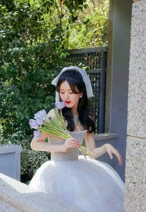 赵露思和鞠婧祎谁更美人造美女对比纯天然结果很明显