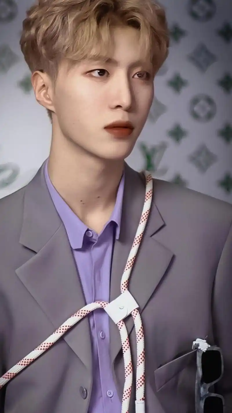 范丞丞暖心男友帅气写真