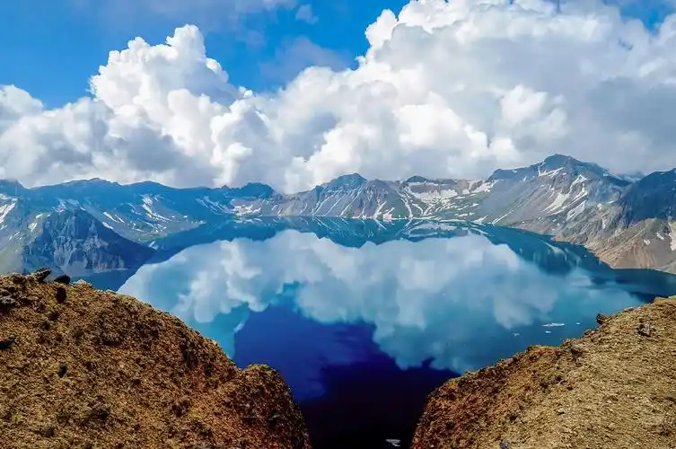 这是长白山天池.记者 许畅 摄