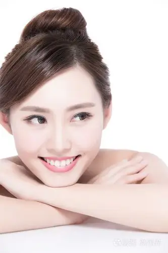 亚洲有魅力的女人微笑
