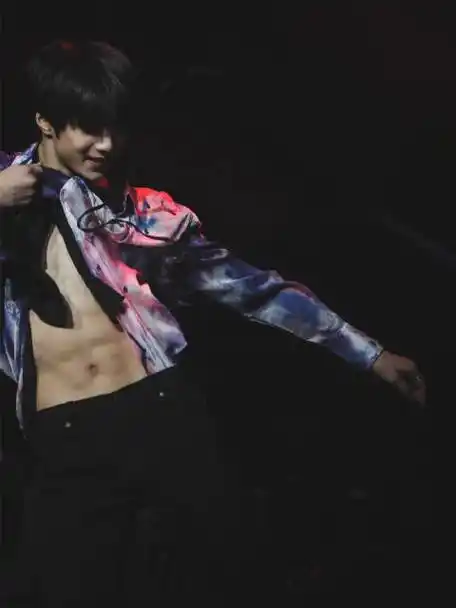 刘耀文跳舞真的绝了!弟弟太犯规了!怎么可以这么撩人!