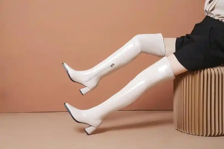 过漆长靴子女过膝盖皮高桶靴金属方头漆皮粗跟绒面高筒瘦瘦弹力靴高跟