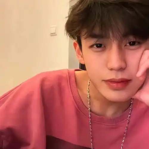 网易云音乐热评你信不信真的有人隔三五年不见面还是一如既往的喜欢