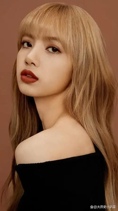 泰星闪耀揭秘韩国女团blackpink中的魅力舞者lisa的璀璨之路