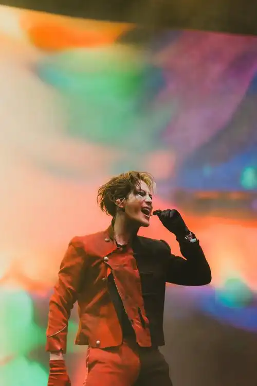 王嘉尔舞台be美学