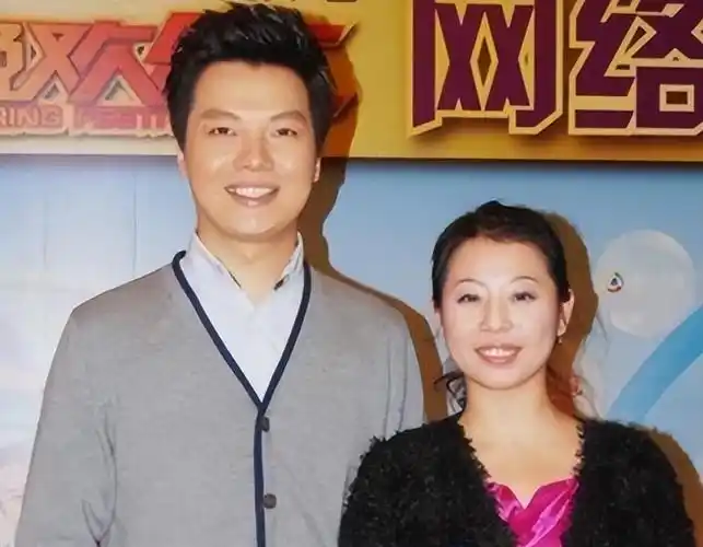 回顾央视主播任鲁豫是才子也是孝子迎娶美娇妻爱情事业双丰收