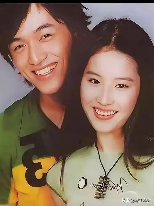 17岁刘亦菲vs22岁胡歌,曾是荧幕情侣,胡歌是否还未毁容?