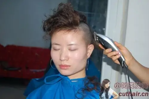烫个卷发再剃光(33) 光头_中国长发