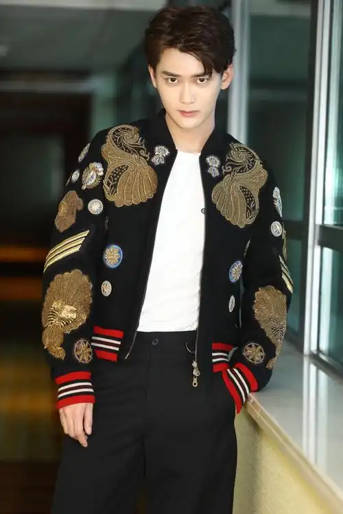 熊梓淇星光大赏帅气高清图片59