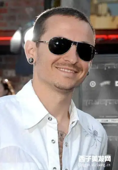 酷酷的美式平头发型