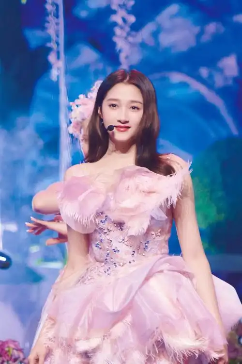 关晓彤是花仙子吧##关晓彤新春花仙子造型##北京台春晚