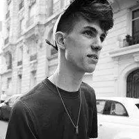 头像男简单气质高清大叔_微信头像图片大全