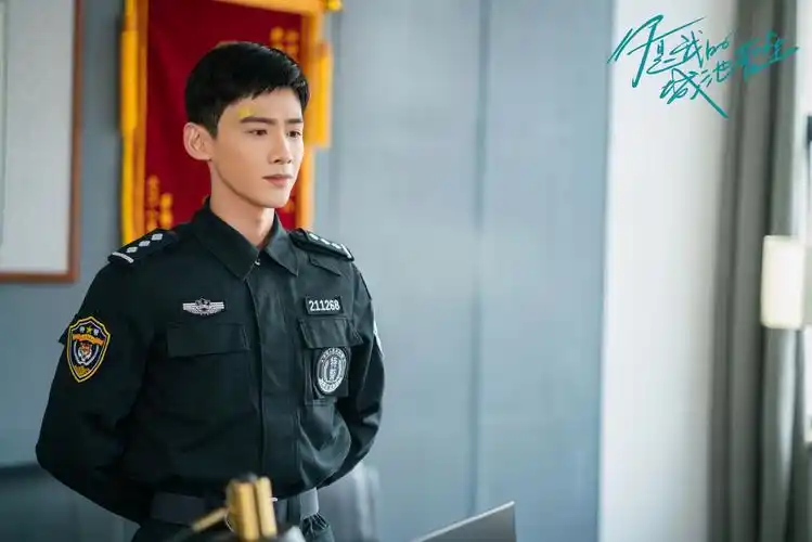 白敬亭饰演邢克垒