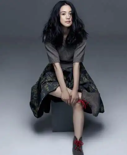 周韵早期写真照图片44