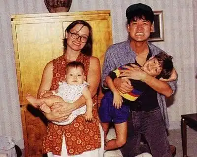 被嘲讽像母子不像夫妻,34年不离不弃,周华健和老婆的爱情故事