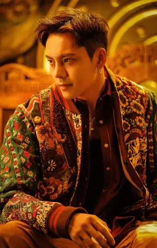 简介:陈伟霆中国风超酷mv写真图片,分享一组陈伟霆图片给大家,图中的