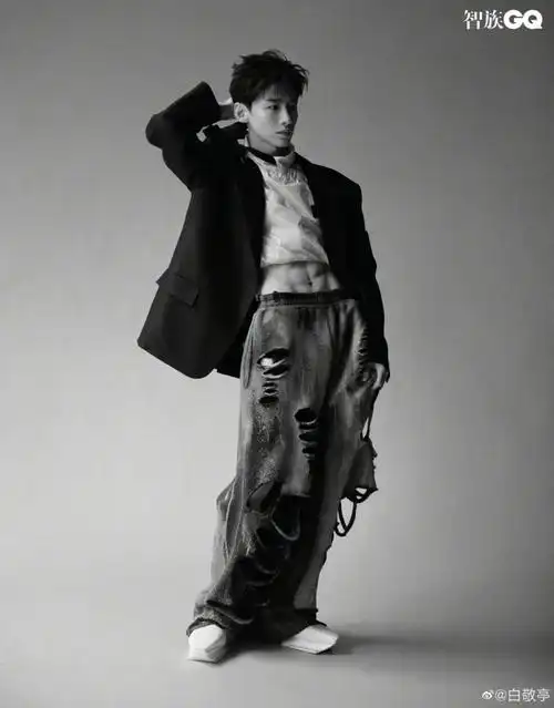 白敬亭78啊啊啊啊啊新杂志这腹肌我馋了