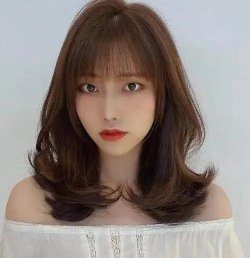 最新锁骨烫中长发型,锁骨发时髦耐看百搭不挑人_中长发_女生发型大全