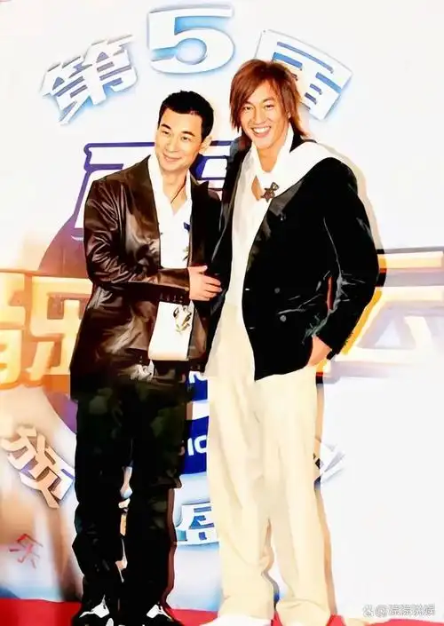 八成都是168cm,说自己180cm,八成都是178cm,而这些身高差距在银幕上就