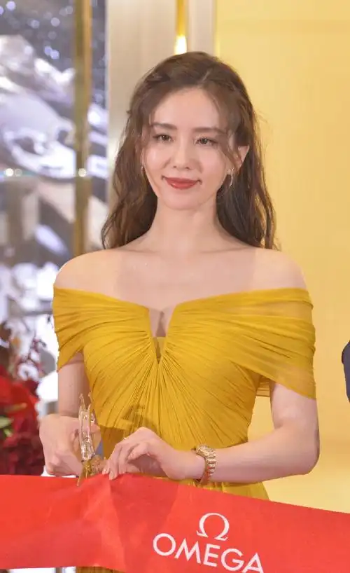 气质女神刘诗诗生图曝光身穿粉色长裙明媚甜美传说中的仙女本女就是她