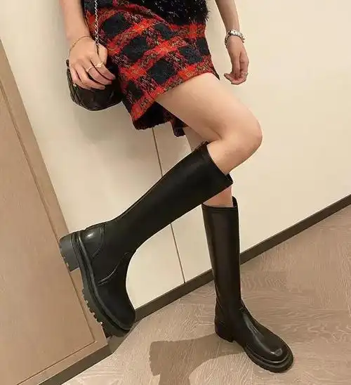 董洁皮草长靴穿出了文艺范儿她这5套降温穿搭真一套比一套高级