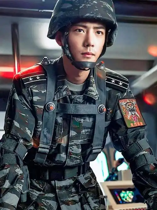 肖战军装封神没人反驳吧