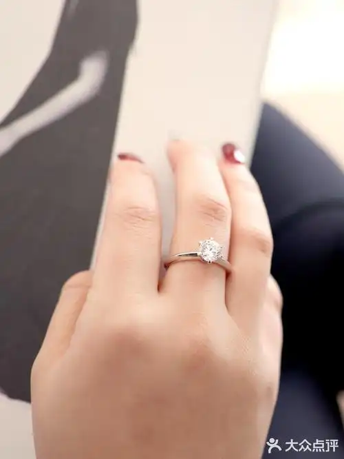 1克拉钻戒95e色5w 到手