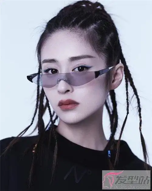 女生脏辫怎么编好看 明星脏辫浪漫吸睛_发型站_最新流行发型设计发型