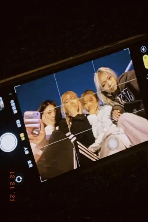 107 假装着迷一下吧#要和快乐的人在一起 #生活碎片 图文121 做自己