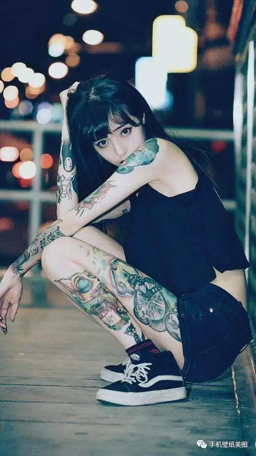2019抖音超火壁纸网红纹身小姐姐壁纸波多野结三壁纸手机2019抖音超火