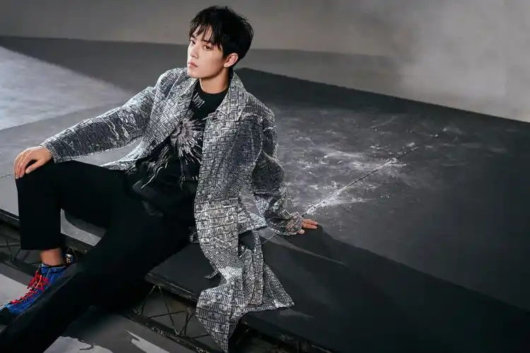 肖战最新时尚封面,高清图片,壁纸-桌面城市