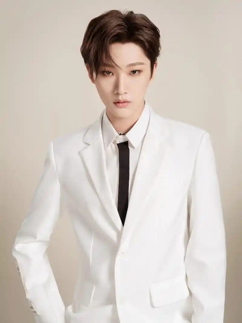 漂亮爱豆胡烨韬要来啦.胡萝卜们跨年来看韬韬呀 742023.1 - 抖音