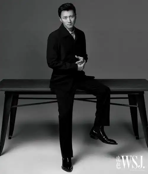 40岁谢霆锋帅气不减当年,西装背头魅力十足,"生图"状态太好了