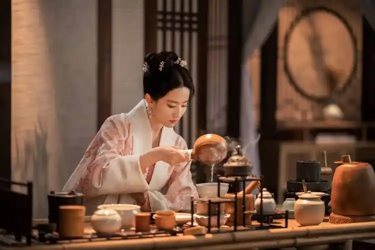 【中视今晚播出】刘亦菲,陈晓《梦华录》cp感满溢 她自曝最担心「这1