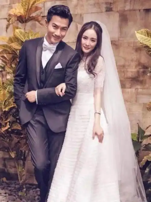 张杰谢娜婚纱照10对明星夫妇婚纱照大pk