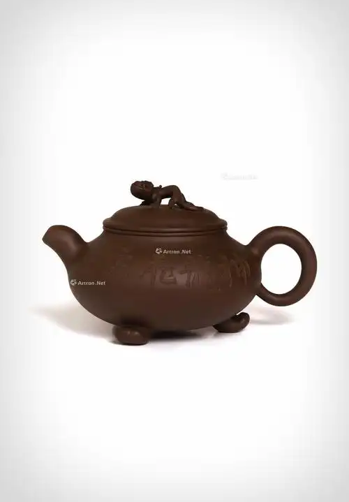 0232 范洪泉款紫砂壶 (一件)