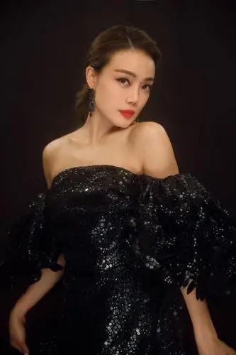 容祖儿出席第十七届mahb时尚先生盛典 获得"年度歌手"荣誉