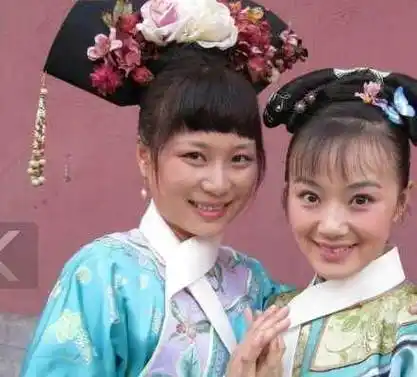 《甄嬛传》作者流潋紫近照曝光,网友:这是换头